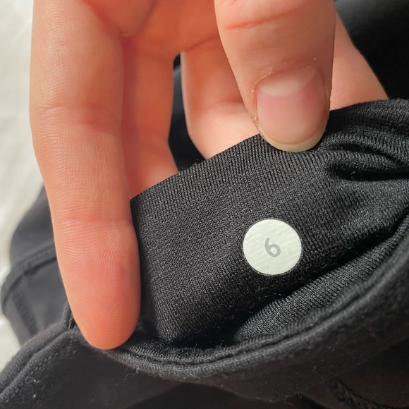 Classic Black Lululemon Leggings - Picture 3 of 4